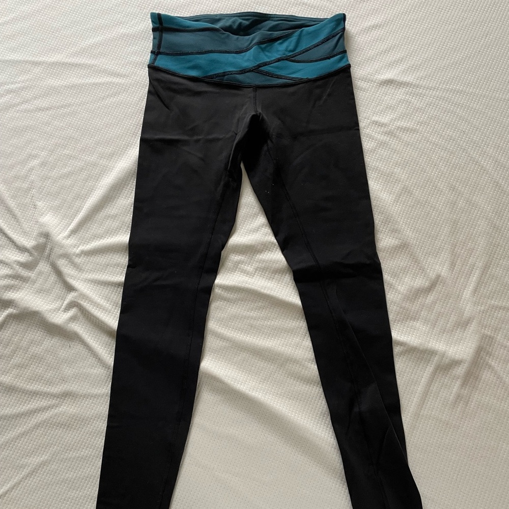 Lululemon Leggings (black with blue waist)